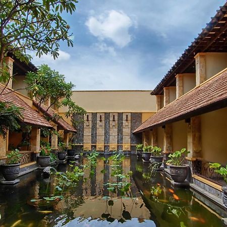 Lotus Garden Hotel Kediri  Ngoại thất bức ảnh