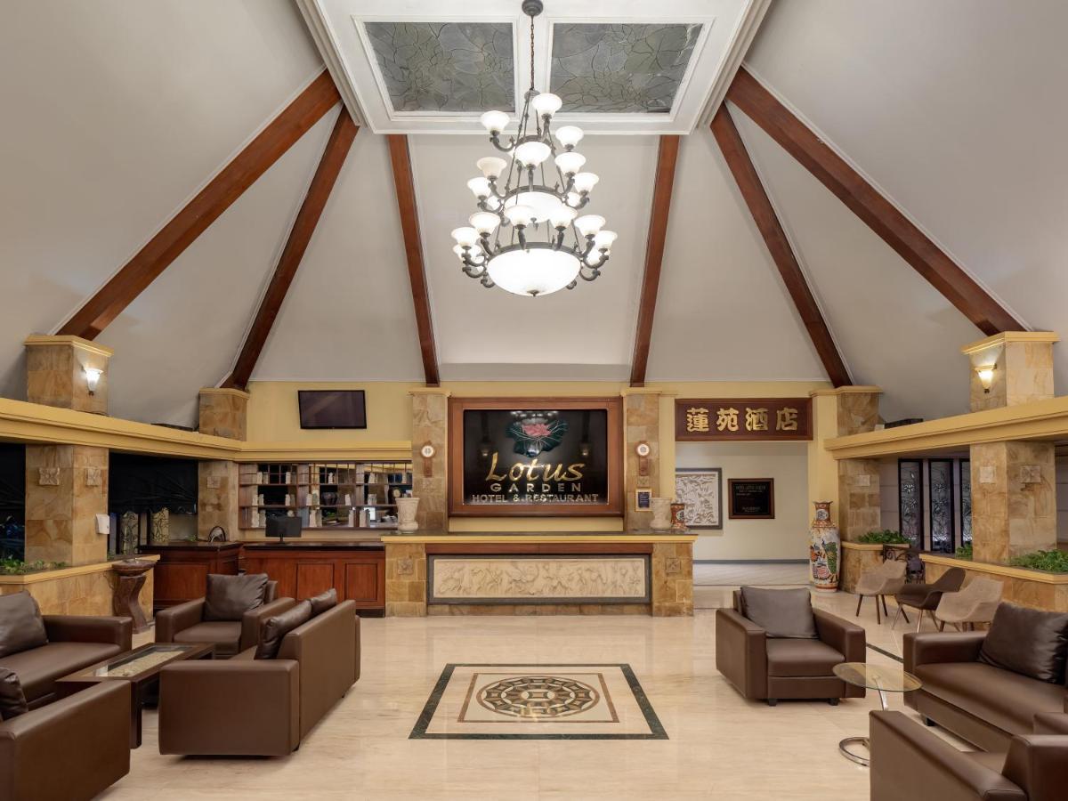 Lotus Garden Hotel Kediri  Ngoại thất bức ảnh