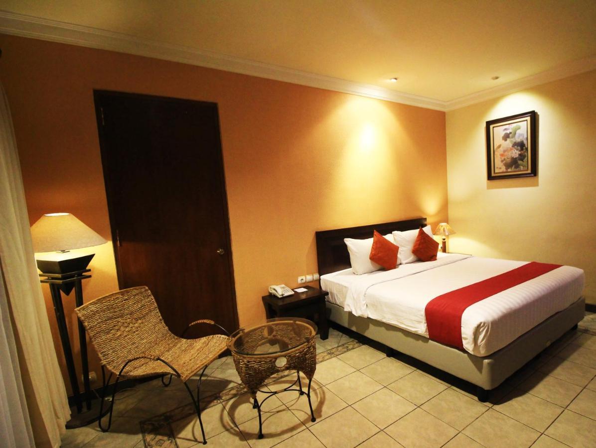 Lotus Garden Hotel Kediri  Ngoại thất bức ảnh