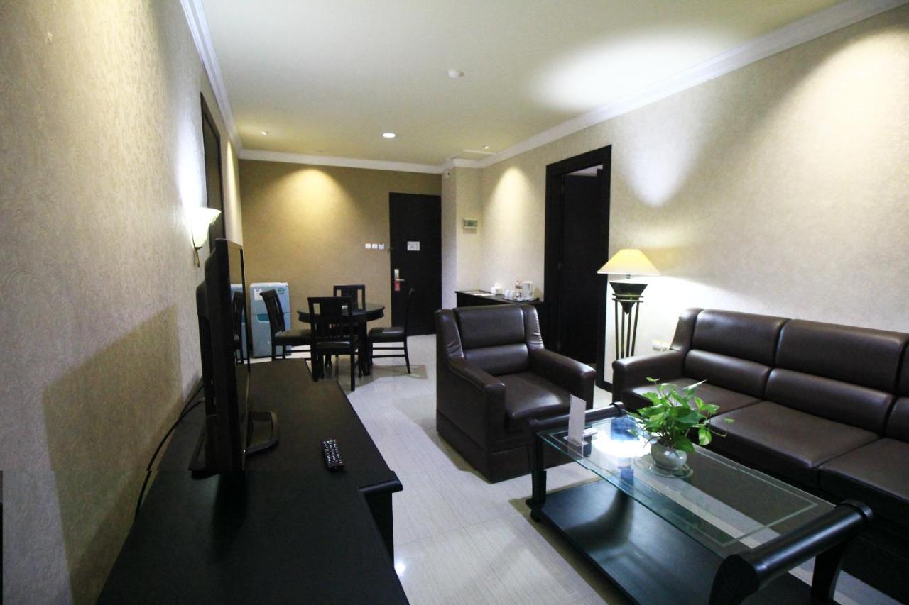 Lotus Garden Hotel Kediri  Ngoại thất bức ảnh