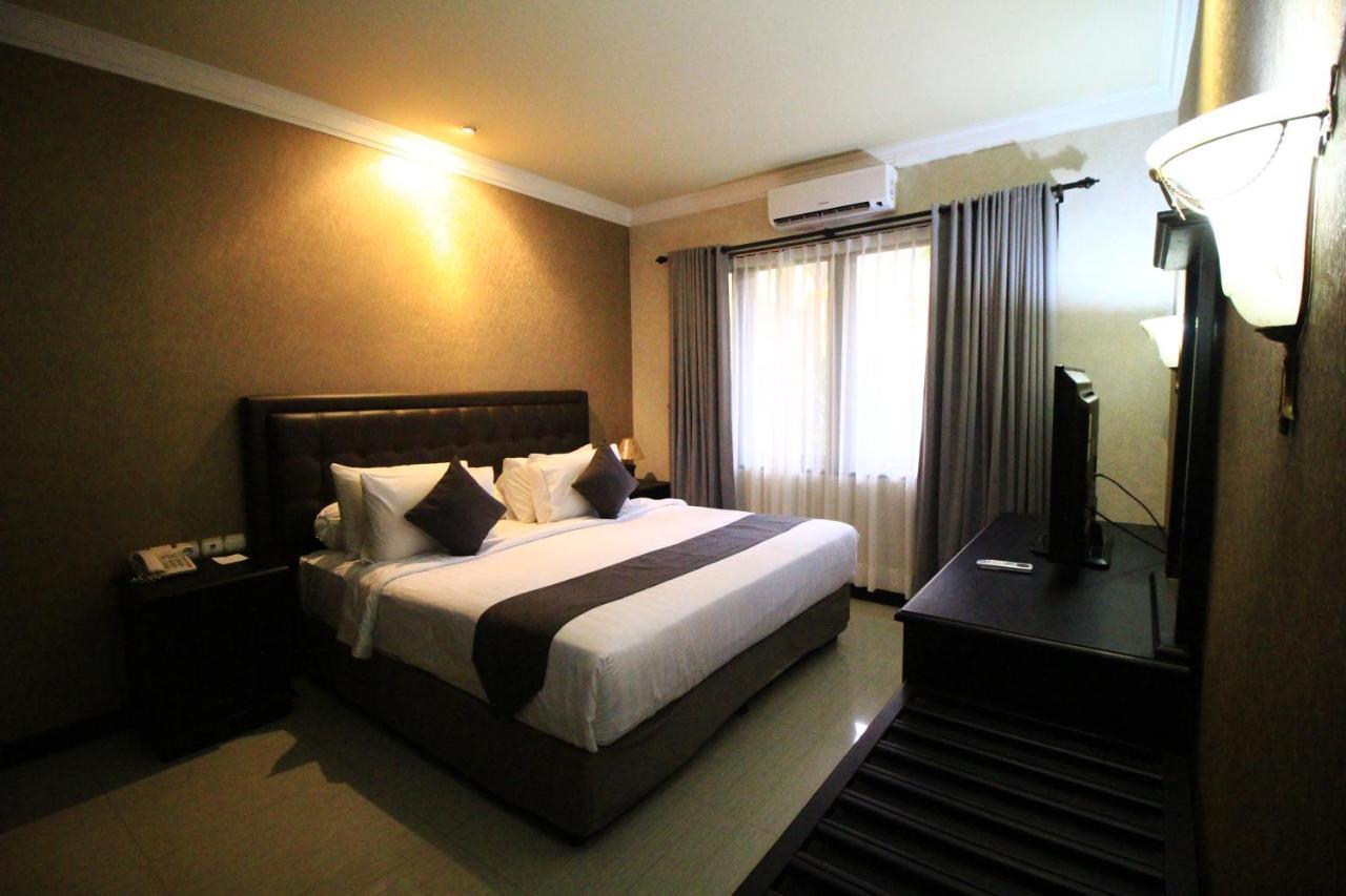 Lotus Garden Hotel Kediri  Ngoại thất bức ảnh