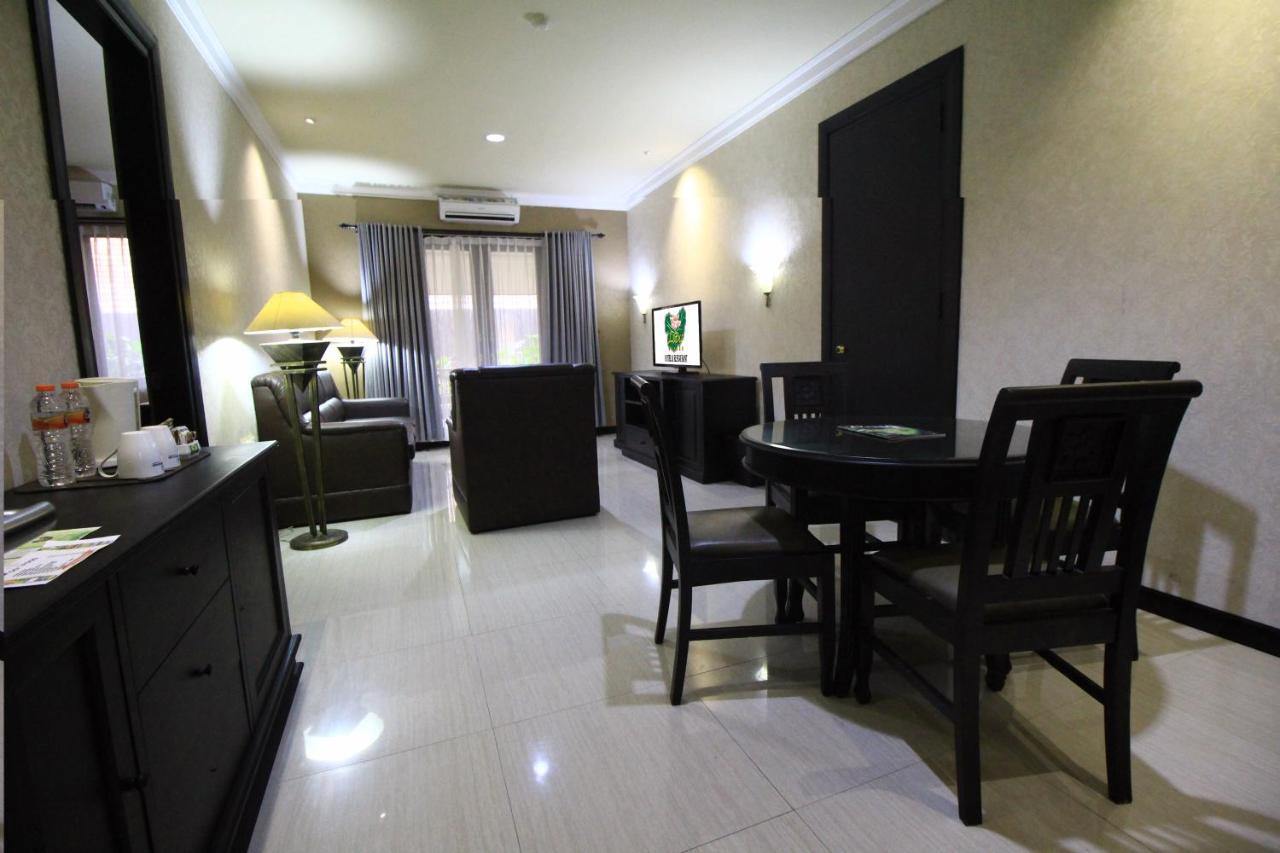Lotus Garden Hotel Kediri  Ngoại thất bức ảnh