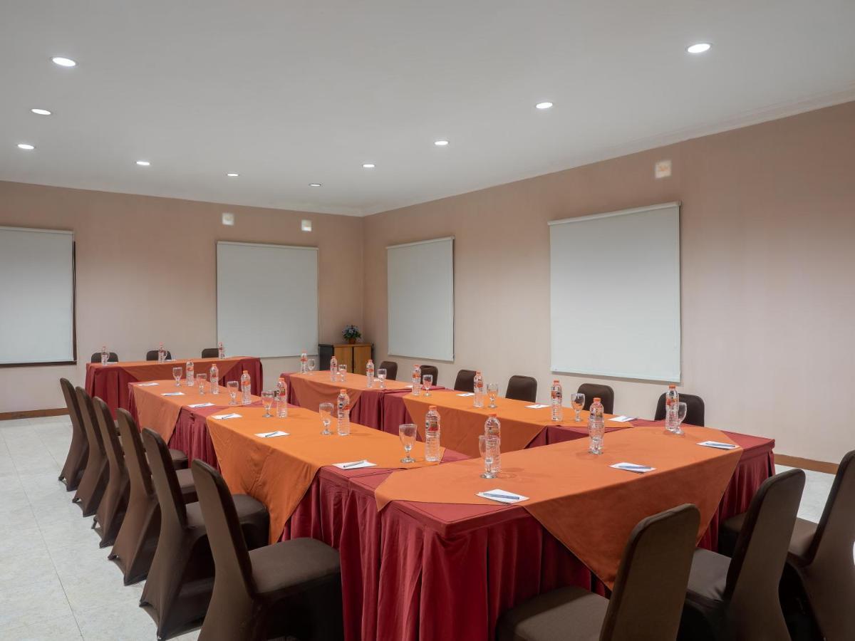 Lotus Garden Hotel Kediri  Ngoại thất bức ảnh