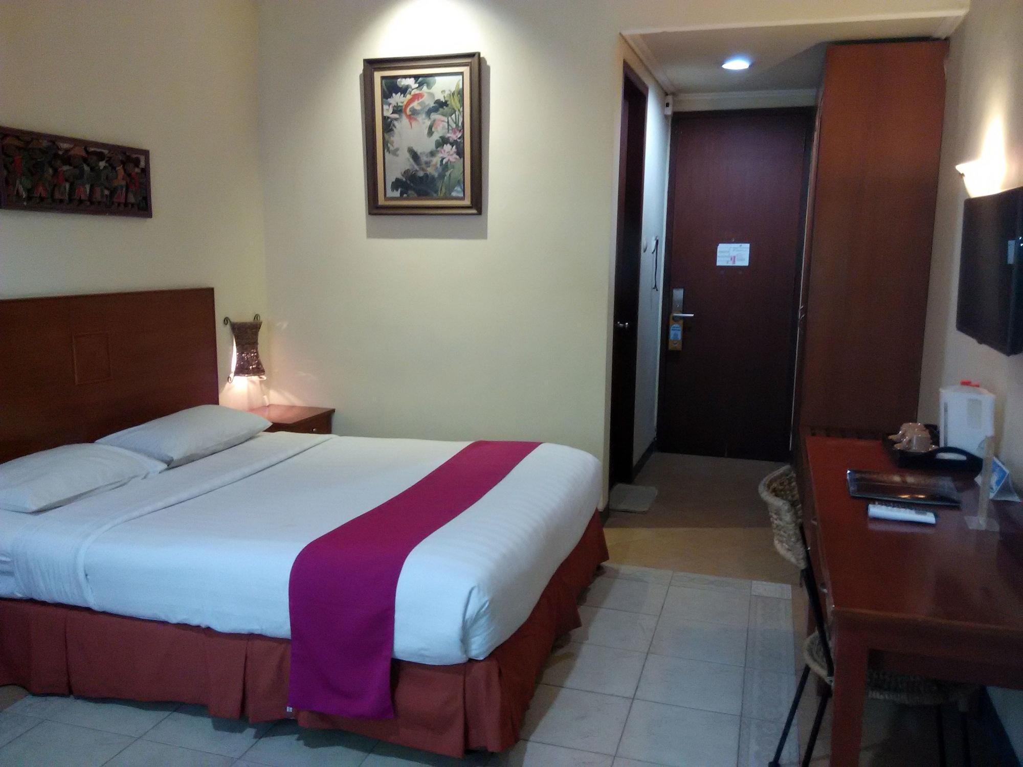 Lotus Garden Hotel Kediri  Ngoại thất bức ảnh