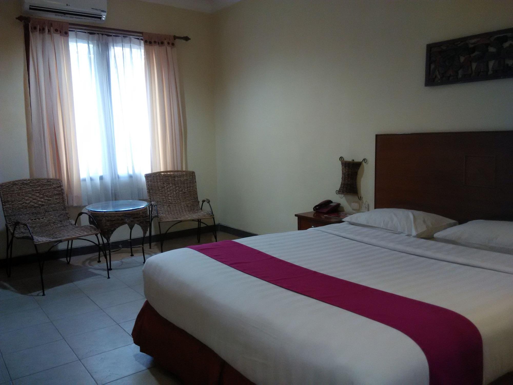 Lotus Garden Hotel Kediri  Ngoại thất bức ảnh