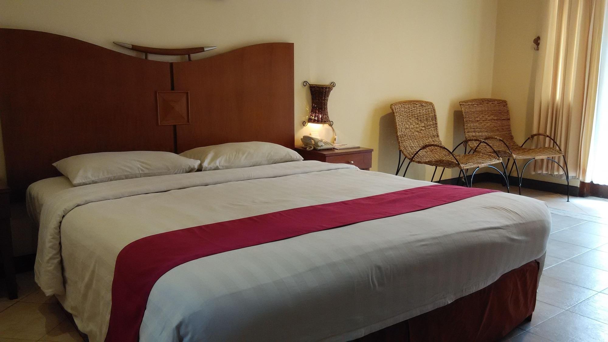 Lotus Garden Hotel Kediri  Ngoại thất bức ảnh
