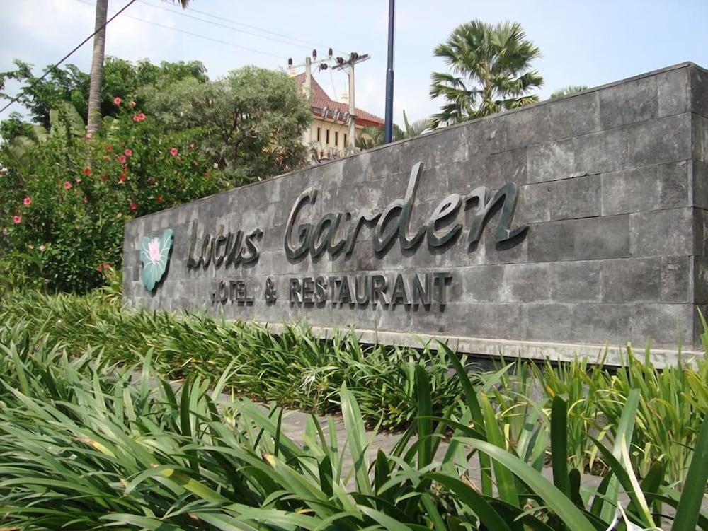 Lotus Garden Hotel Kediri  Ngoại thất bức ảnh
