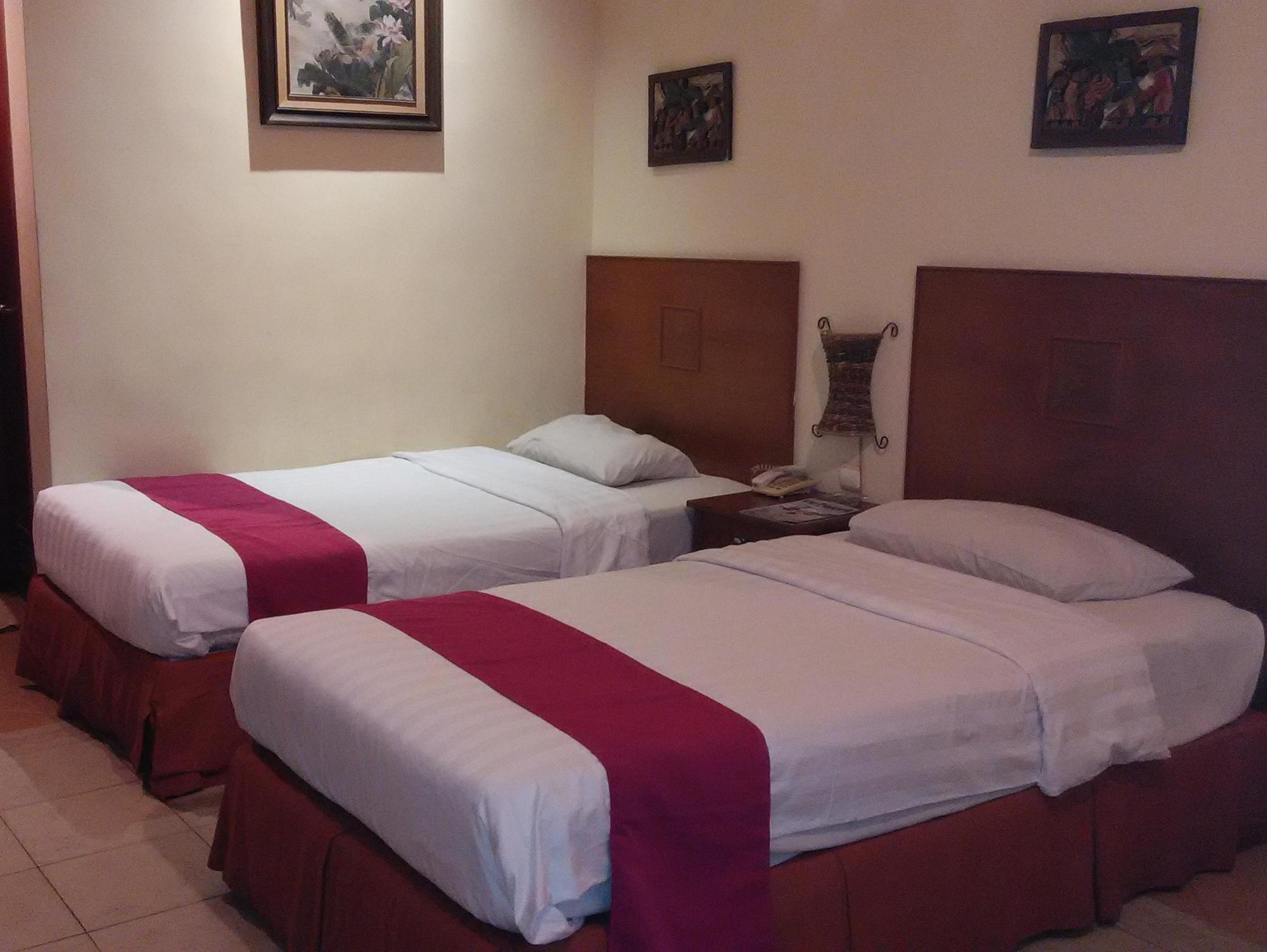Lotus Garden Hotel Kediri  Ngoại thất bức ảnh