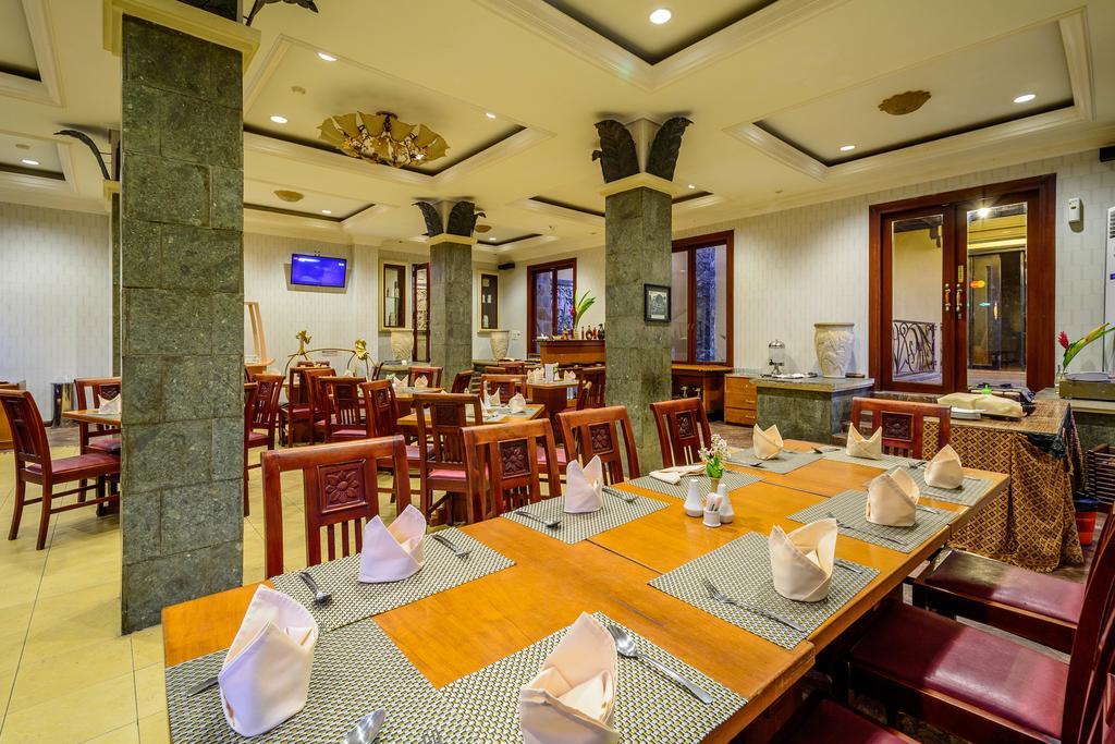 Lotus Garden Hotel Kediri  Ngoại thất bức ảnh
