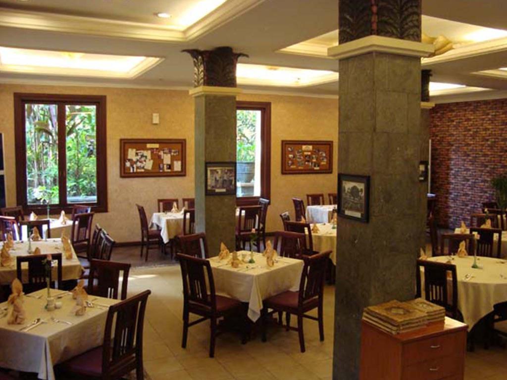 Lotus Garden Hotel Kediri  Ngoại thất bức ảnh