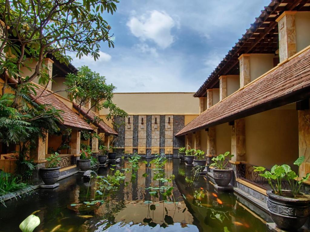 Lotus Garden Hotel Kediri  Ngoại thất bức ảnh