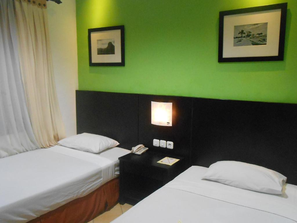 Lotus Garden Hotel Kediri  Phòng bức ảnh