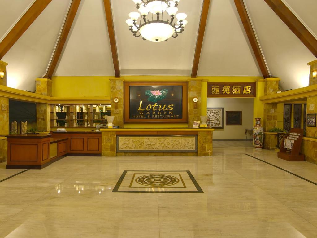 Lotus Garden Hotel Kediri  Ngoại thất bức ảnh