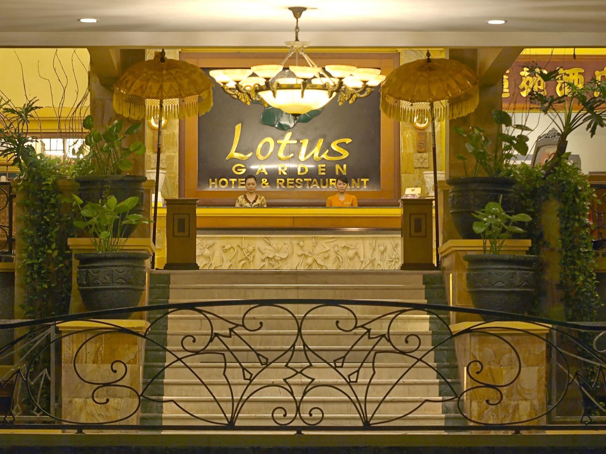 Lotus Garden Hotel Kediri  Ngoại thất bức ảnh