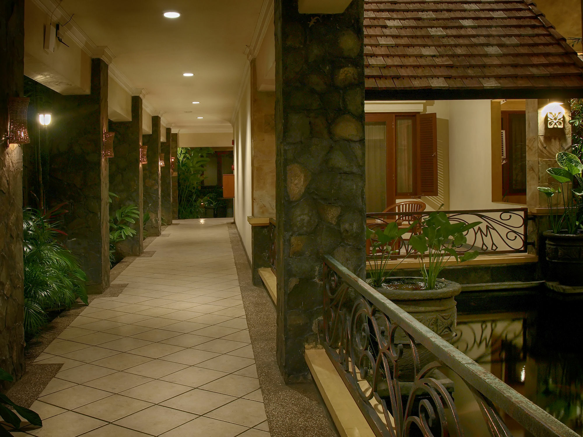 Lotus Garden Hotel Kediri  Ngoại thất bức ảnh