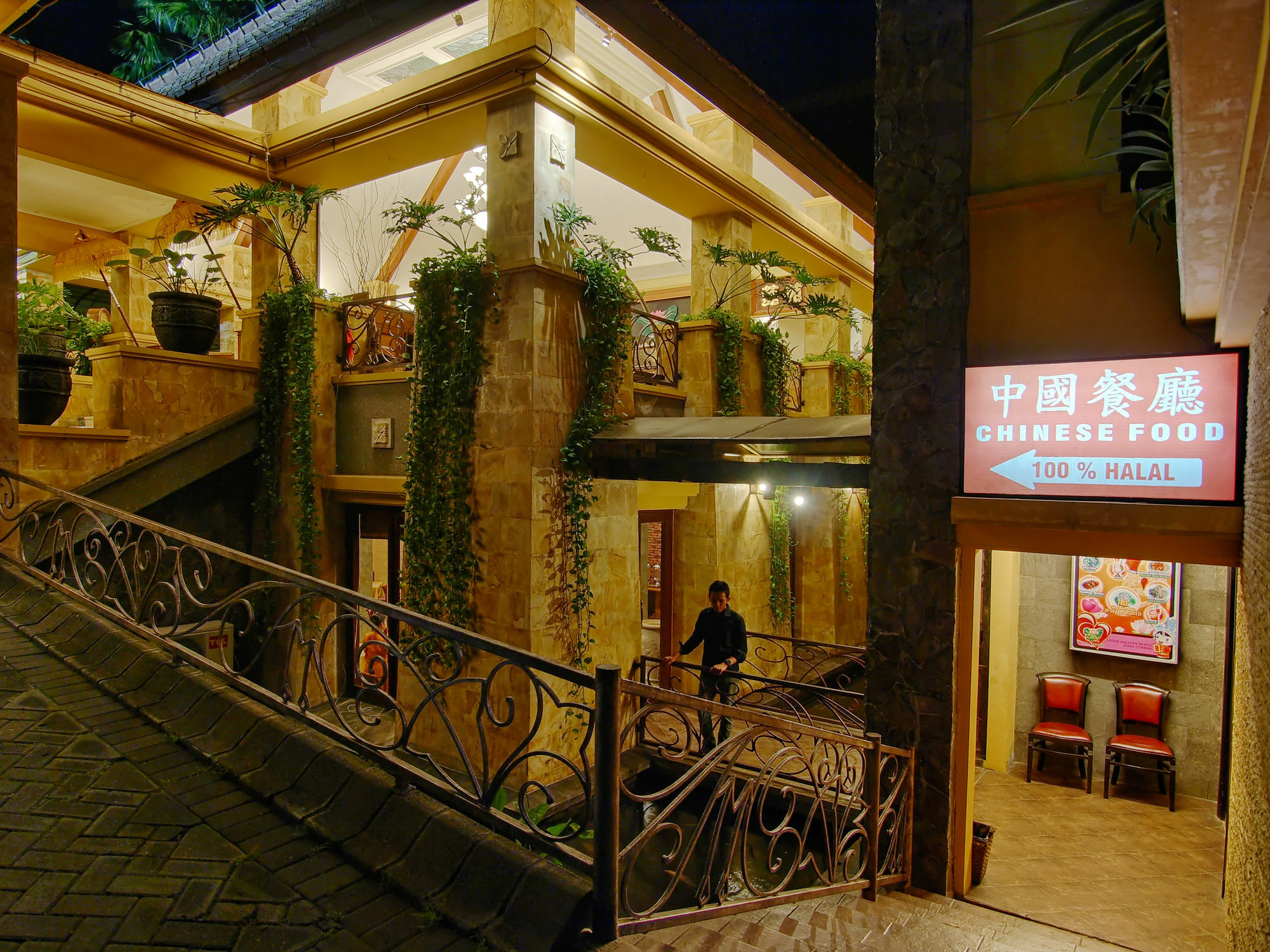 Lotus Garden Hotel Kediri  Ngoại thất bức ảnh